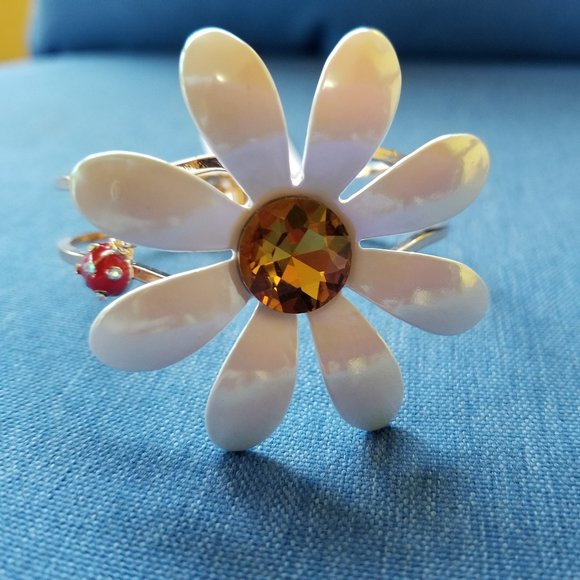 Betsey Johnson Jewelry - 🌻Betsey Johnson Daisy & Ladybug Hinged Bracelet - NWT🌻
